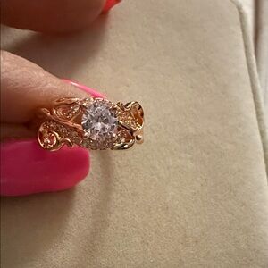 New Rose Gold UniqueWomen's Ring with Crystal Stone skin size 7
